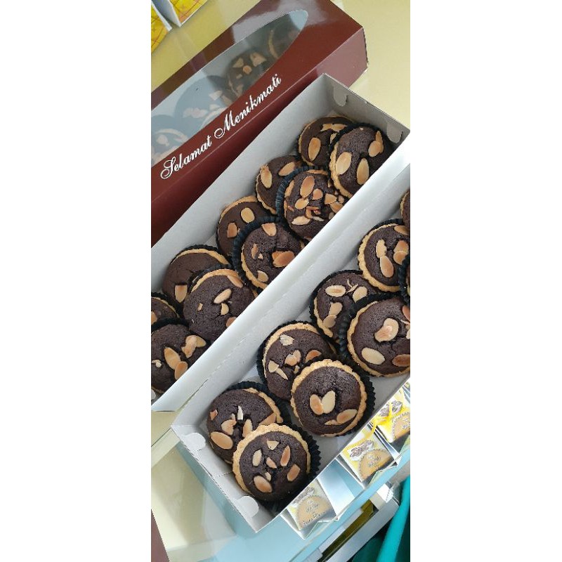 

Pie brownies almond