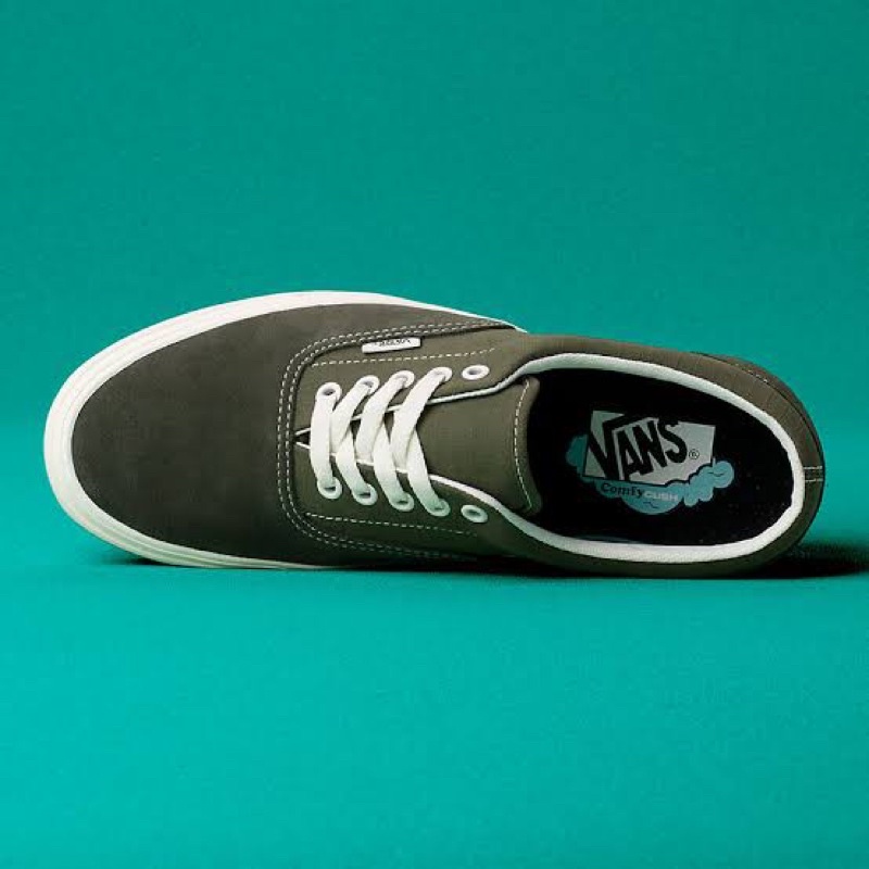 vans era comfy