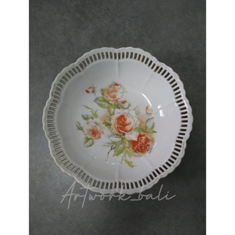 Piring keramik jadul