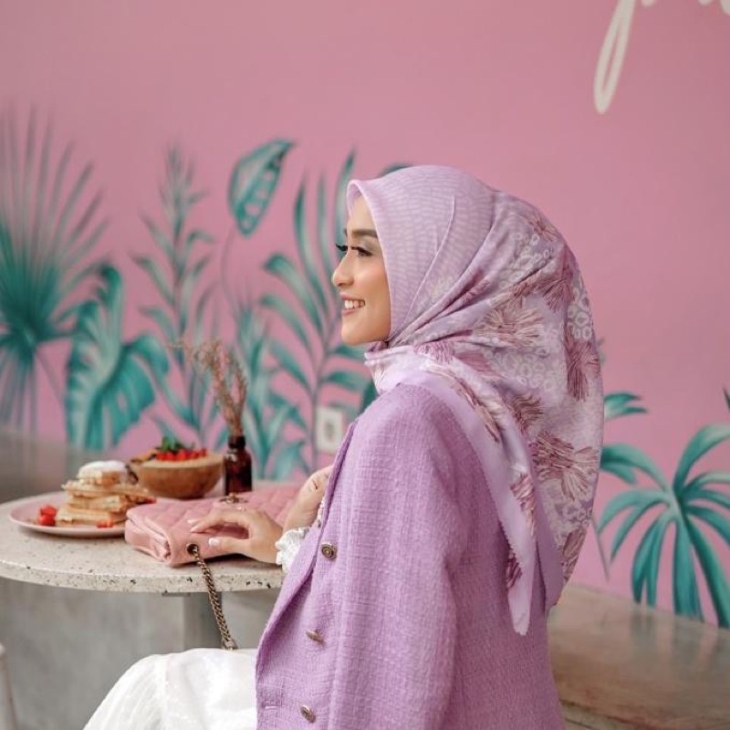 Buttonscarves Les Amities Reborn Lilac