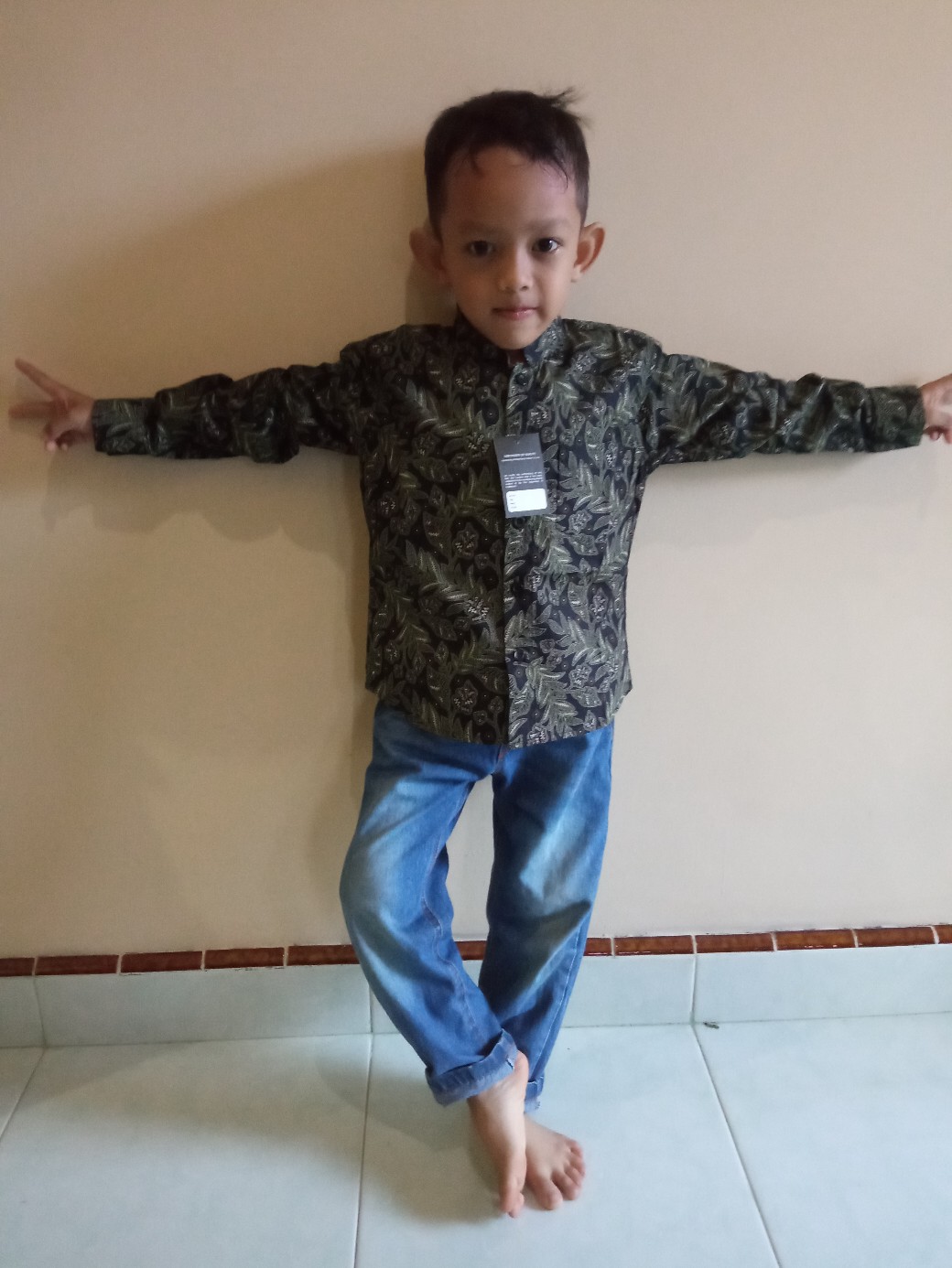 Kemeja Batik Anak Model Slimfit Lengan Panjang Warna Hijau Army
