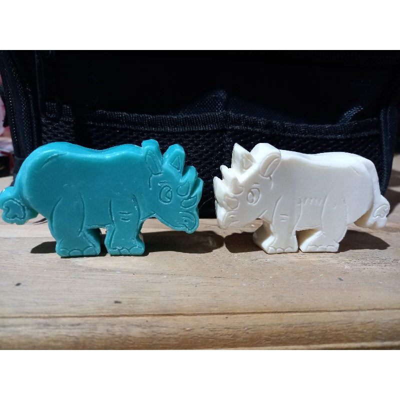 Kerajinan sabun ukir prakarya ukiran sabun / Souvenir sabun bentuk hewan Badak