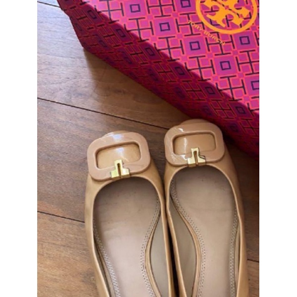 LIKE NEW SEPATU TORY BURCH TAN FLAT SHOES BRANDED AUTHENTIC ORIGINAL TB SANDAL SECOND BEKAS THRIFT 3