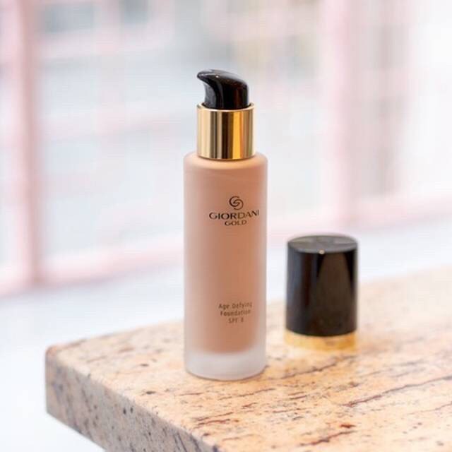 Giordani Gold Age Defying Foundation SPF 8