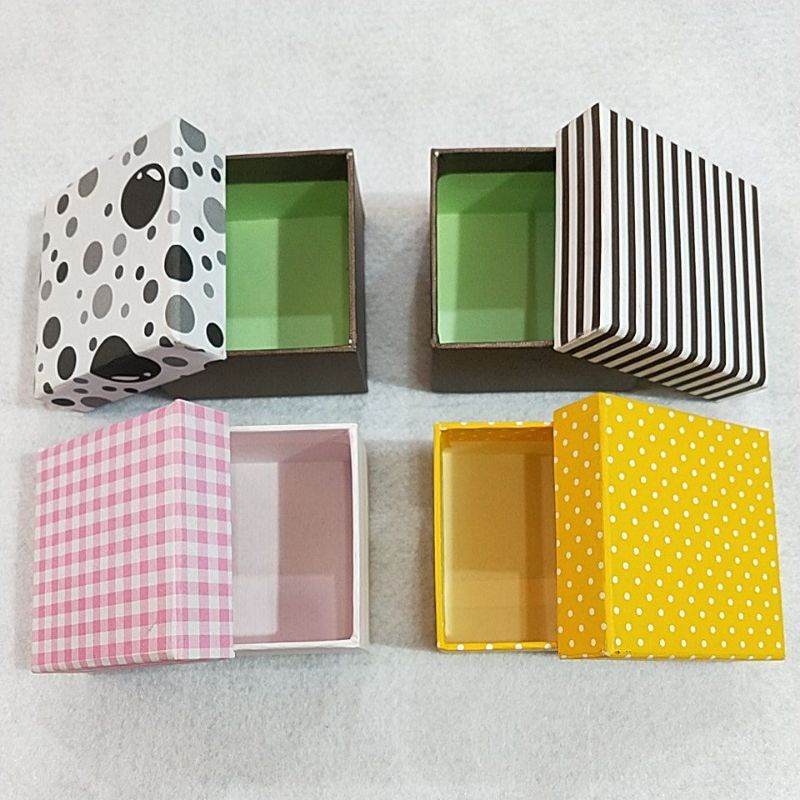 

Box Kado 7,5x7,5x4,5cm