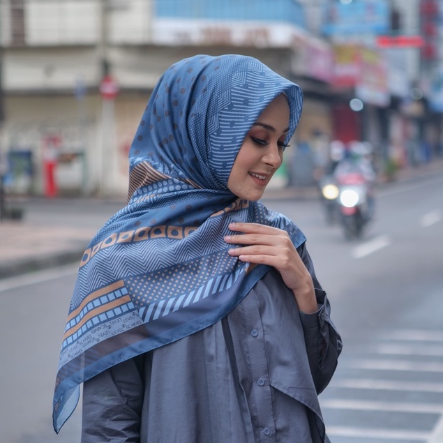 Hijab Segi Empat Printing | Identity | Levelup | Levelscarves