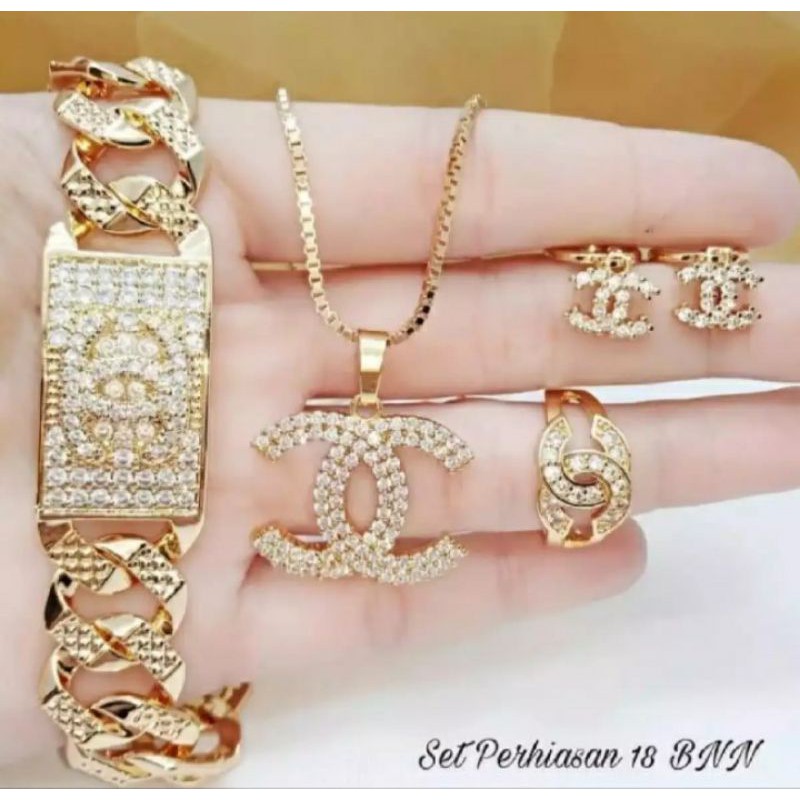 satu set xuping mewah emas 24 karat.