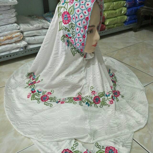 Mukena terusan sutra blitz bordir halus