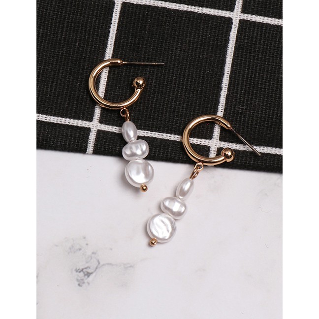 LRC Anting Tusuk Fashion Gold Pearl Earrings F59070