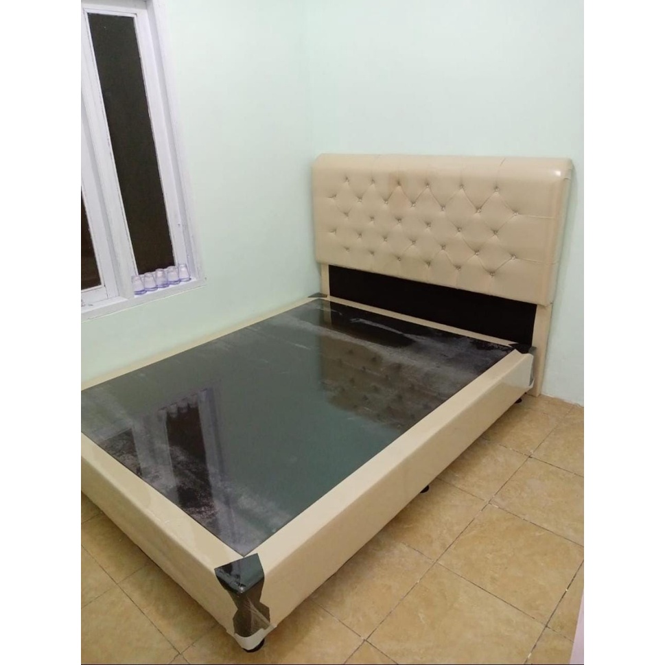 Divan/Difan Kasur Sandaran Full Kancing Tanpa Kasur