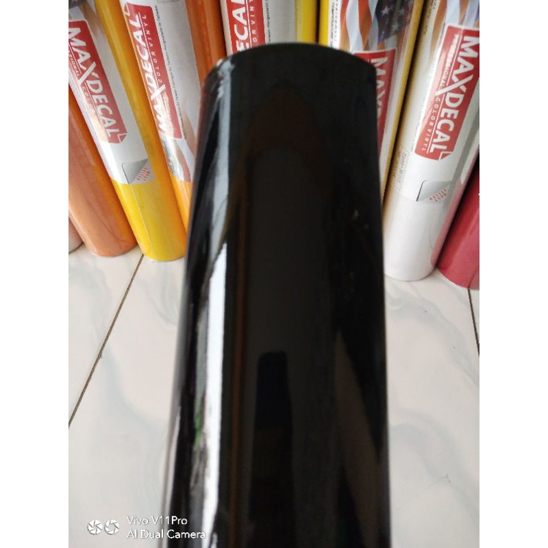

sticker scotlet hitam glosy