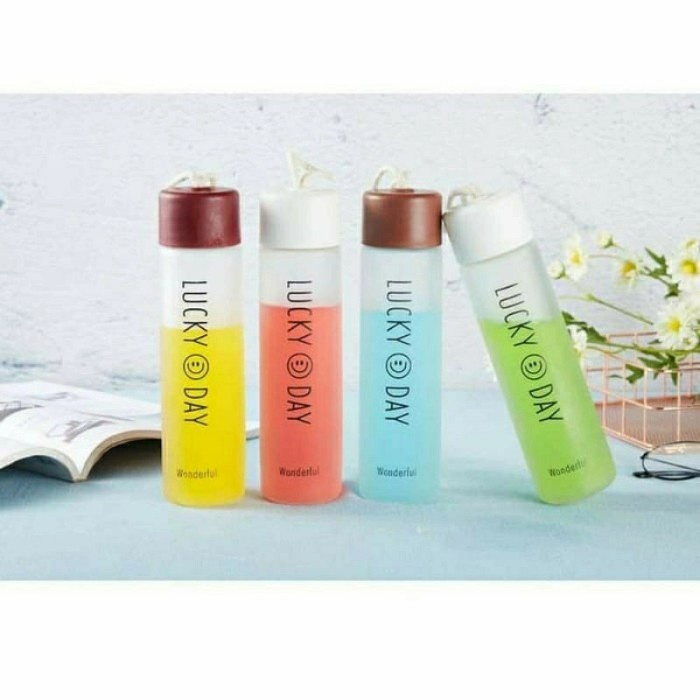 Botol Kaca Lucky Day Botol Minum 350ml Botol Air Kaca + Gantungan Grosir