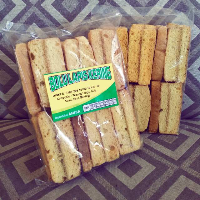 

Makanan ringan roti kering oleh-oleh Banyuwangi