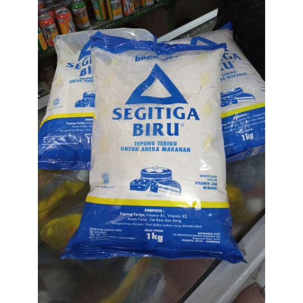 

tepung terigu segitiga biru 1 kg
