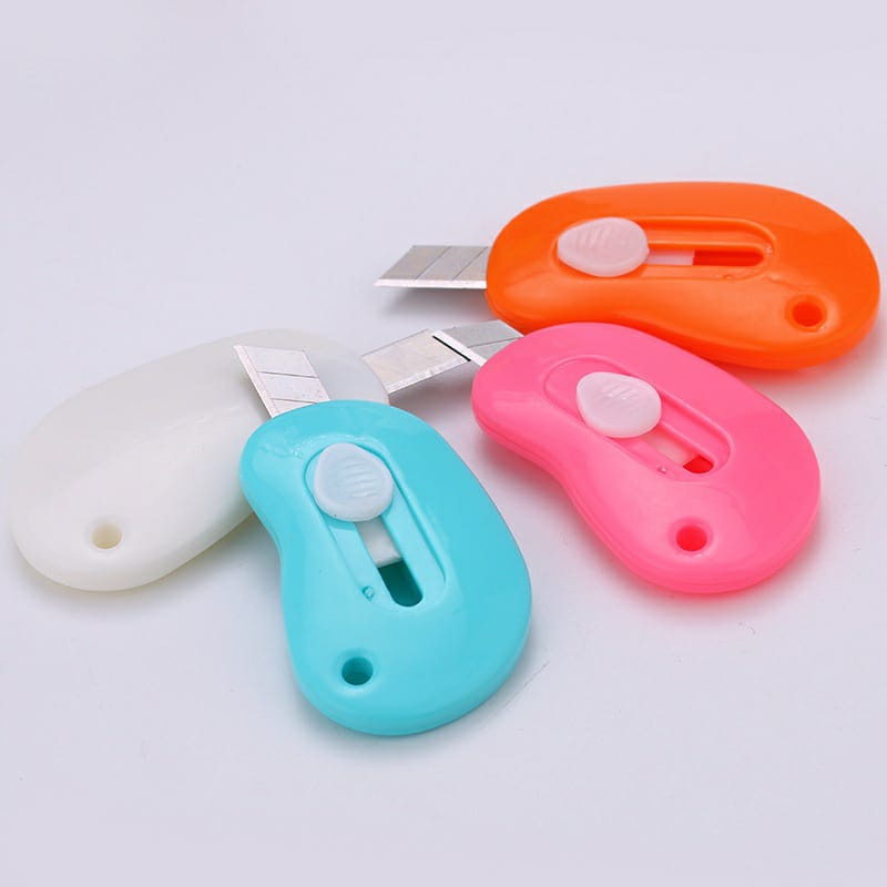 

Cutter Mini Portable Bentuk Oval Mini Cutter Polos Travel Kit Pemotong Kertas Paper Cutter Lucu kode GRNN23