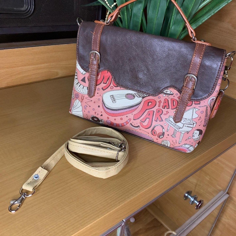 Brera art fever sling bag