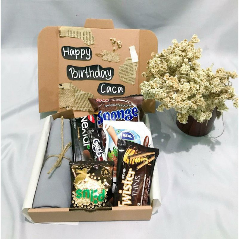 

Gift box jilbab hadiah untuk wisuda/ultah/sempro