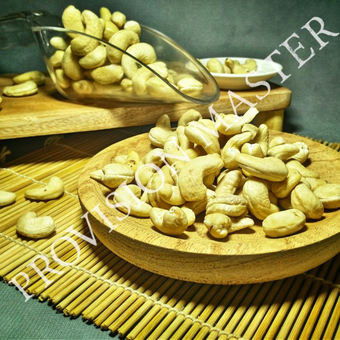 

Kacang Mede Mentah Kupas 250 gr / Cashew Nuts Raw / Mete / Mente