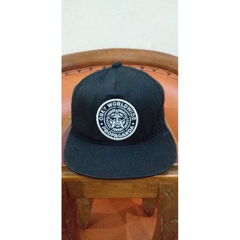 topi obey second