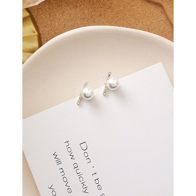 LRC Anting Tusuk Fashion White Pearl Geometric Diamond Earrings D77062