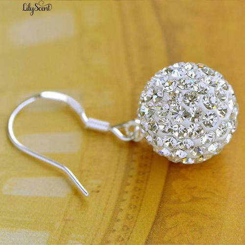 Anting-anting menjuntai Crystal Hook yang terbuat dari kristal perak