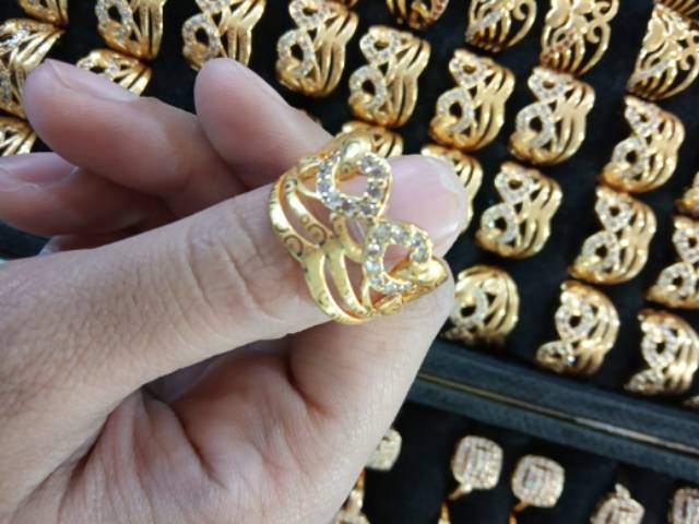 Cincin cantik lengkok titanium gold