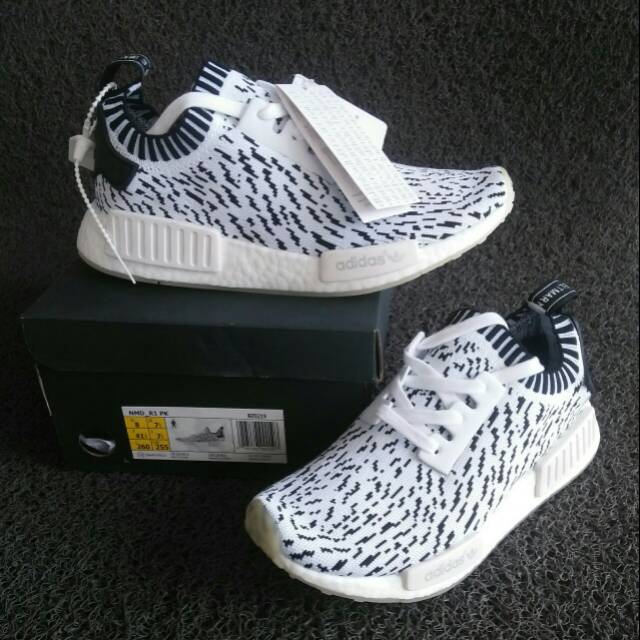 Sepatu original adidas NMD R1