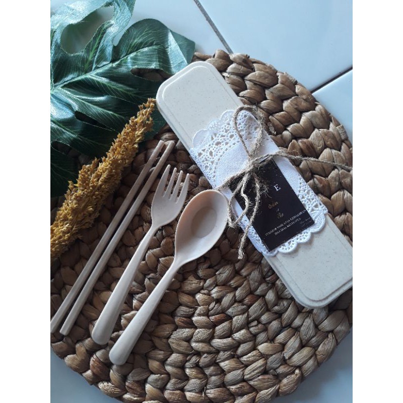 

Alat makan set/ travel / souvenir murah packing