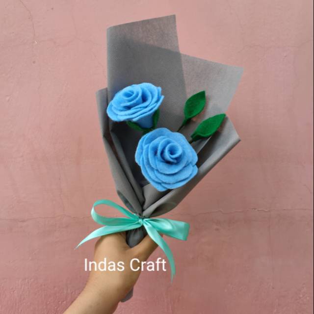 Buket Bunga Flanel Mawar Biru 2 Tangkai