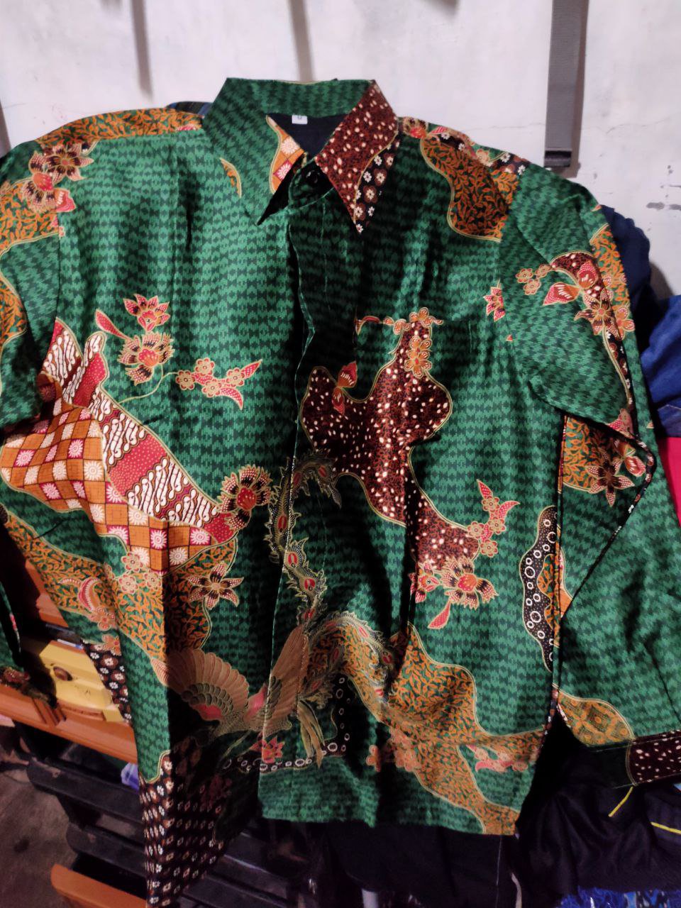 Kemeja Batik Pria Semi Sutra Silky Premium Puring Istimewa