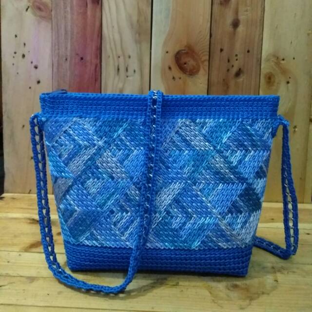TAS RAJUT MODEL SILANG ANEKA WARNA