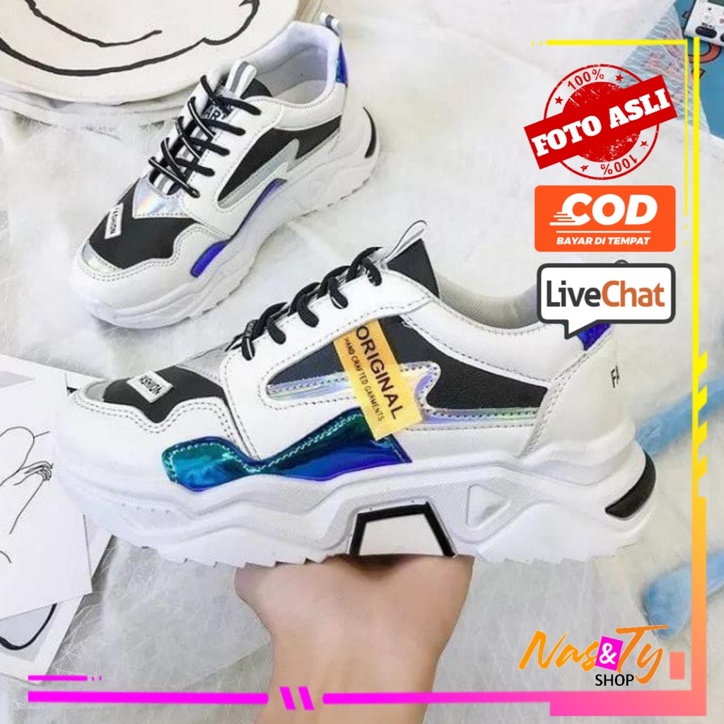 Sepatu sneakers wanita putih korea