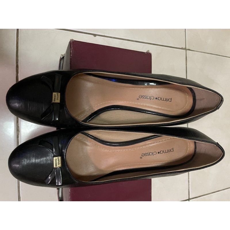 Preloved Sepatu Hitam Prima Classe