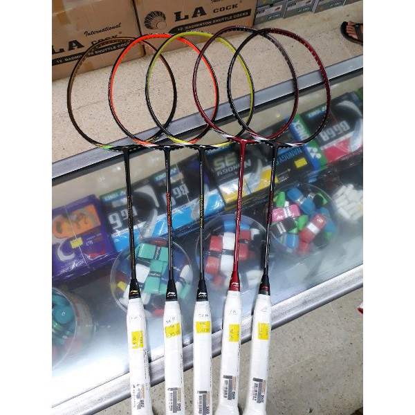 raket badminton lining windstorm 700 III BO109 CN BAT