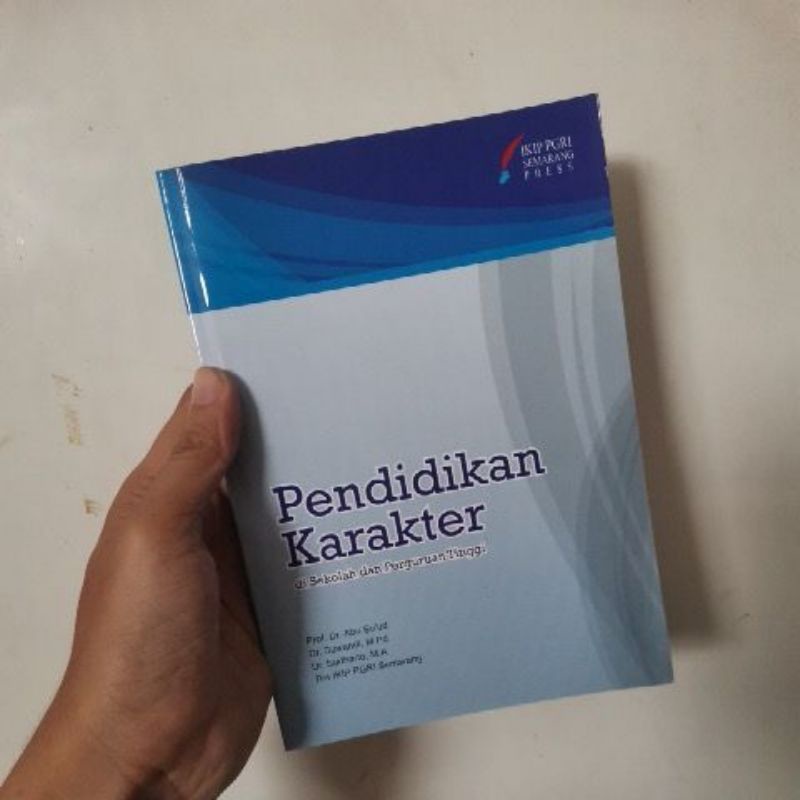 

Buku pendidikan karakter di sekolah dan perguruan tinggi