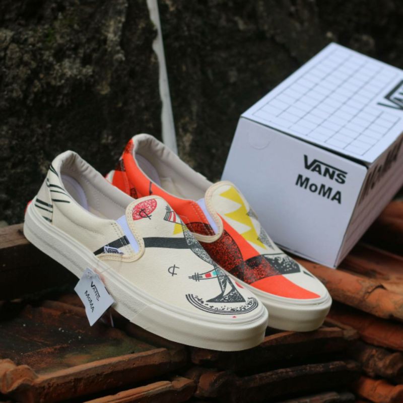 sepatu vans moma slip on unisex size 36-44