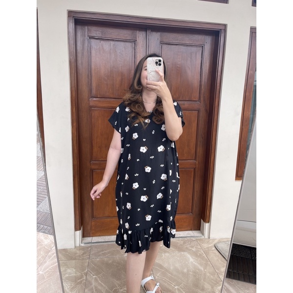 Daster Viral Ruffle Busui Friendly Resleting Depan Lengan Pendek | Daster Kekinian Busui Murah | Daster Rayon Busui Motif Terbaru Panjang Selutut-Busui AmaraHitam