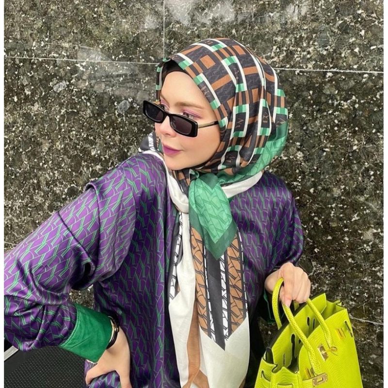 D Line Scarf VZ x Dssaaksss by Vivi Zubedi