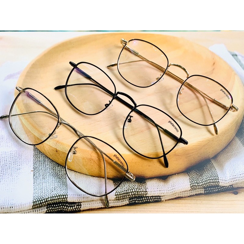 PROMO!! Kacamata 8261 pria dan wanita sudah termasuk photocromic antiradiasi frame besi kotak 1947