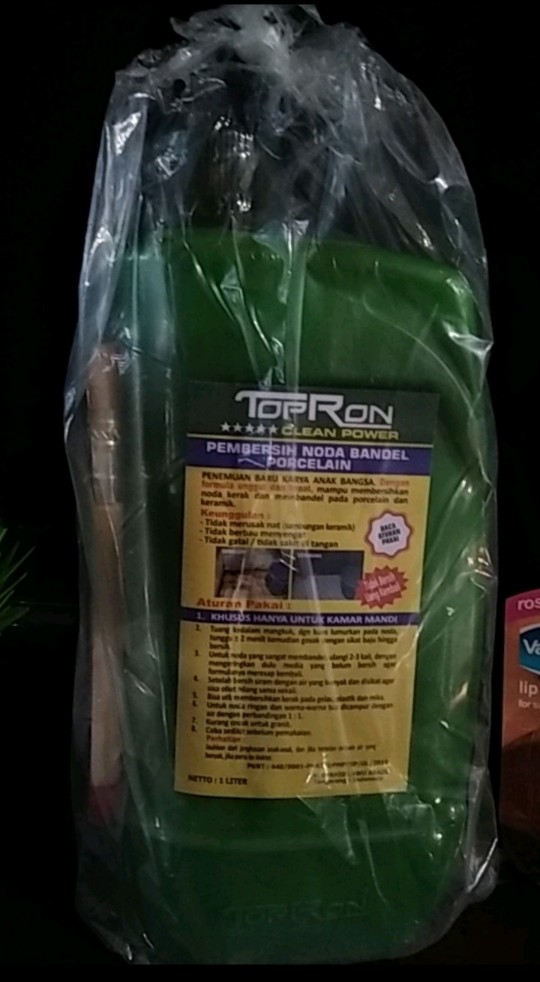 Topron Clean Power Pembersih Kerak Keramik Kamar Mandi 1 Liter