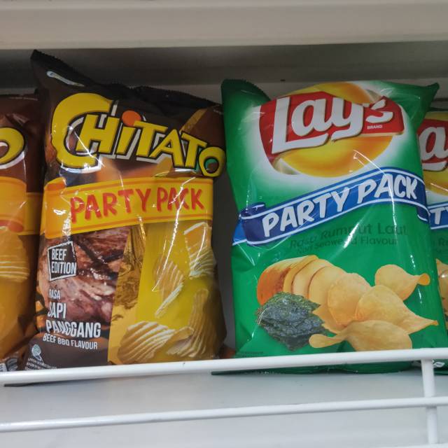 

PARTY PACK LAYS CHITATO STOK TERBATAS