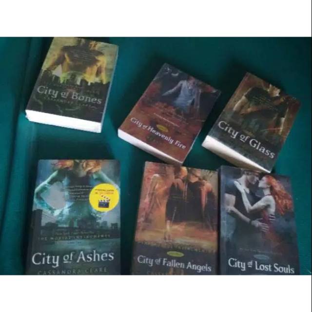 SATU SET THE MORTAL INSTRUMENTS CASSANDRA CLARE