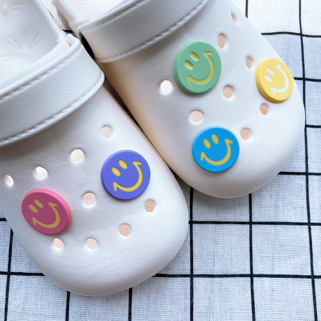 Charms Crocs Jibz Untuk Aksesoris Sepatu Wanita#Mainan Action Figure Seri Smiling Face Warna-Warni