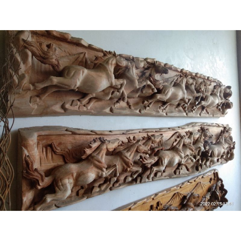 Ukiran Relief Kuda Hiasan Dinding 200 Cm Kayu Jati Utuh