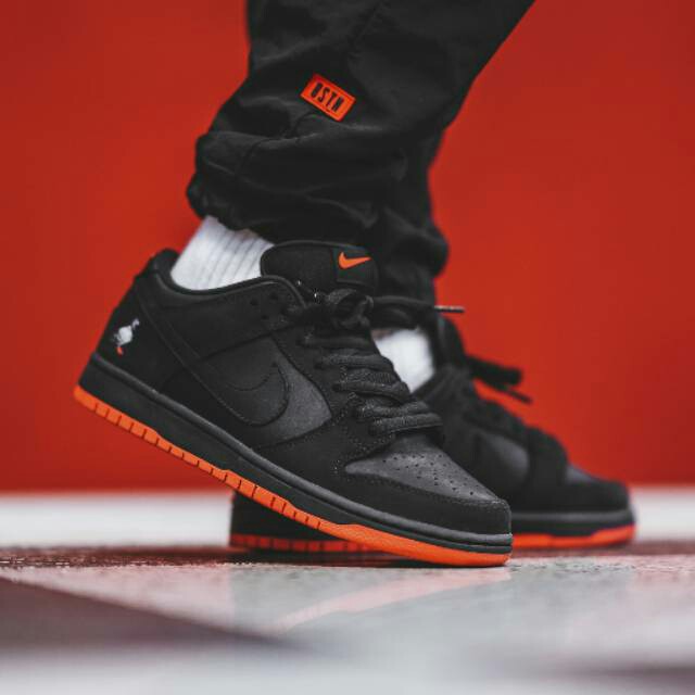 Sepatu Nike SB Dunk Low Pro Black 