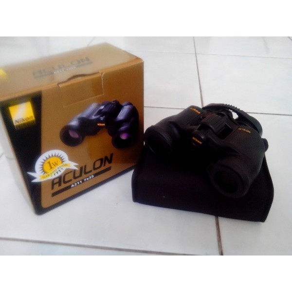 Binocular Nikon Aculon 10x50