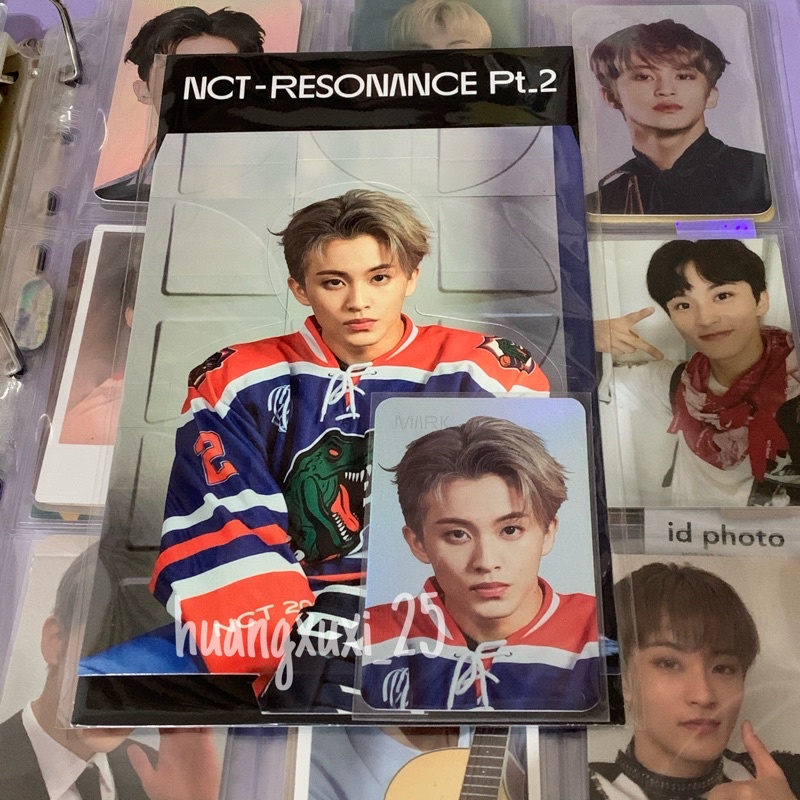 standee holo mark resonance pt 2 nct (baca desk)