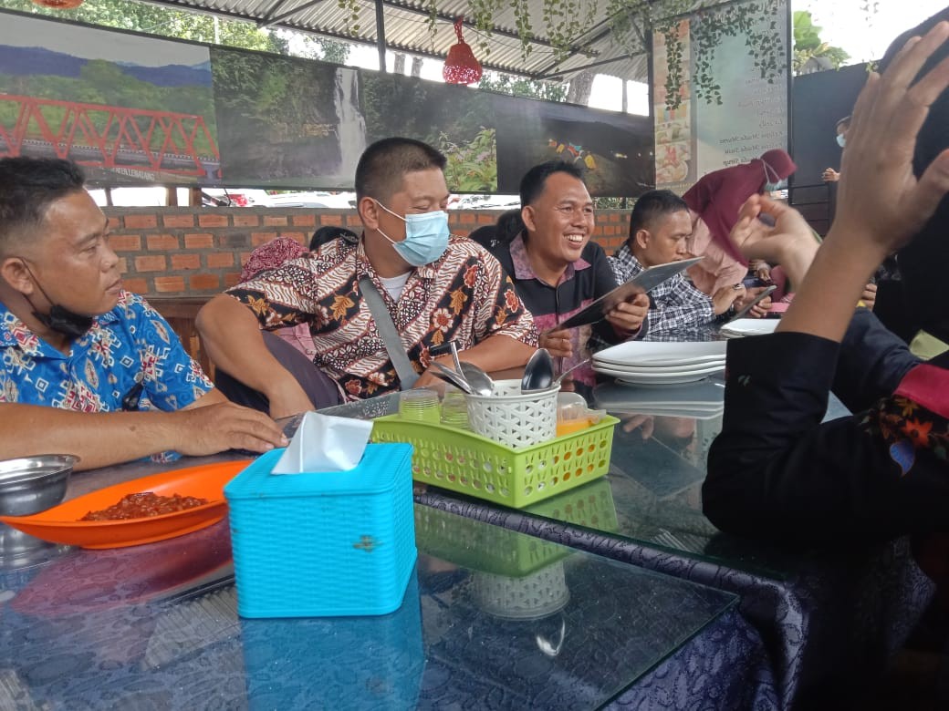 Maura Couple - Sania Ruffle Batik Couple Ori  Ndoro Jowi Dnt Garasi Termurah  Shopee - Couple Reno