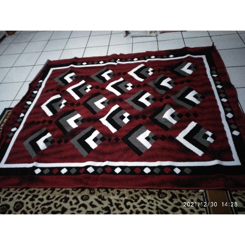 karpet permadani momento motif bunga.karpet lantai empuk.