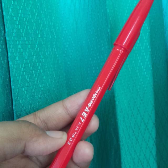 

Bolpen Merah